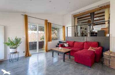 Maison en pierre de 7 pièces principales — photo du bien