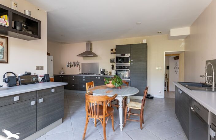 Maison en pierre de 7 pièces principales — photo 4