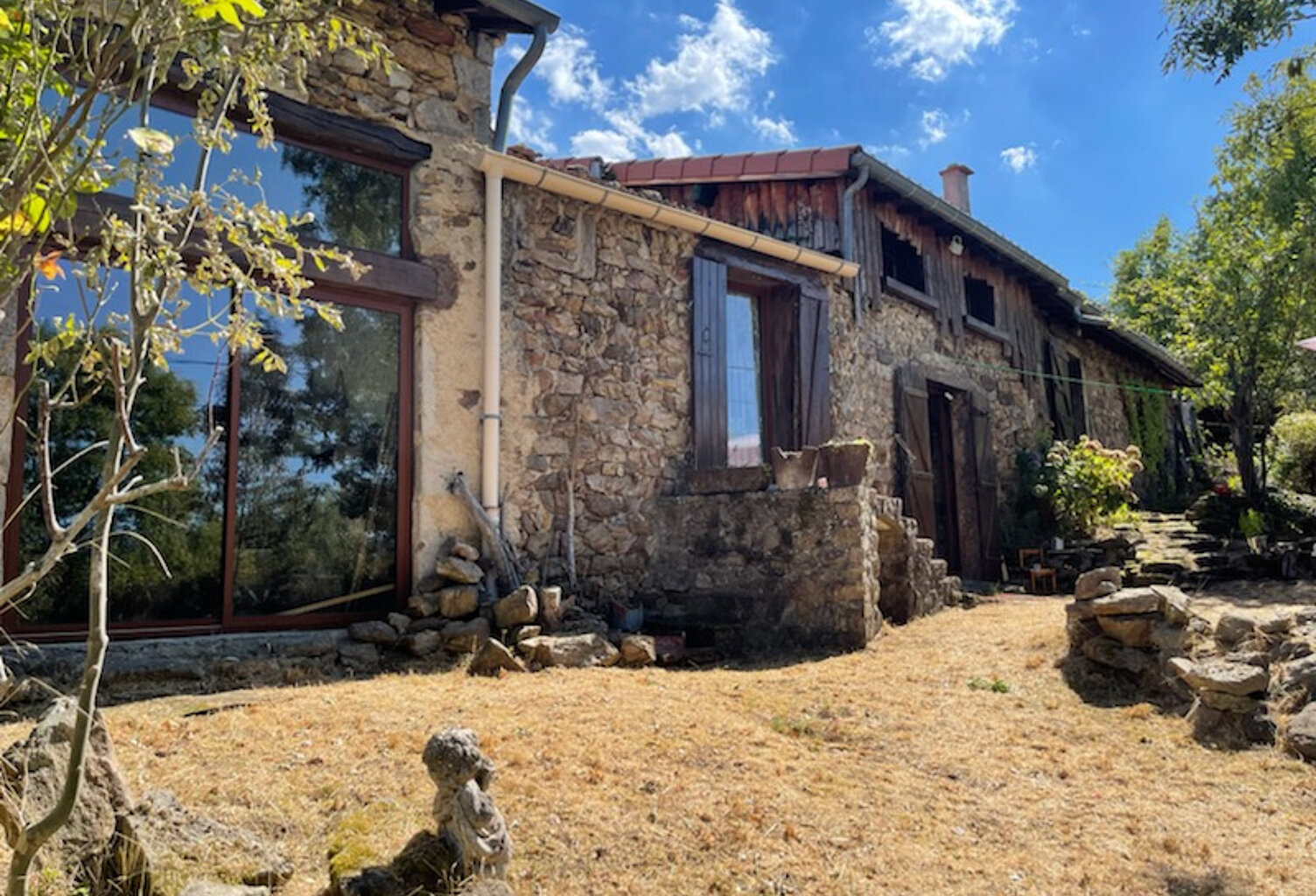 Maison en pierre avec terrain sur les hauteurs de ST MARCEL — photo 1
