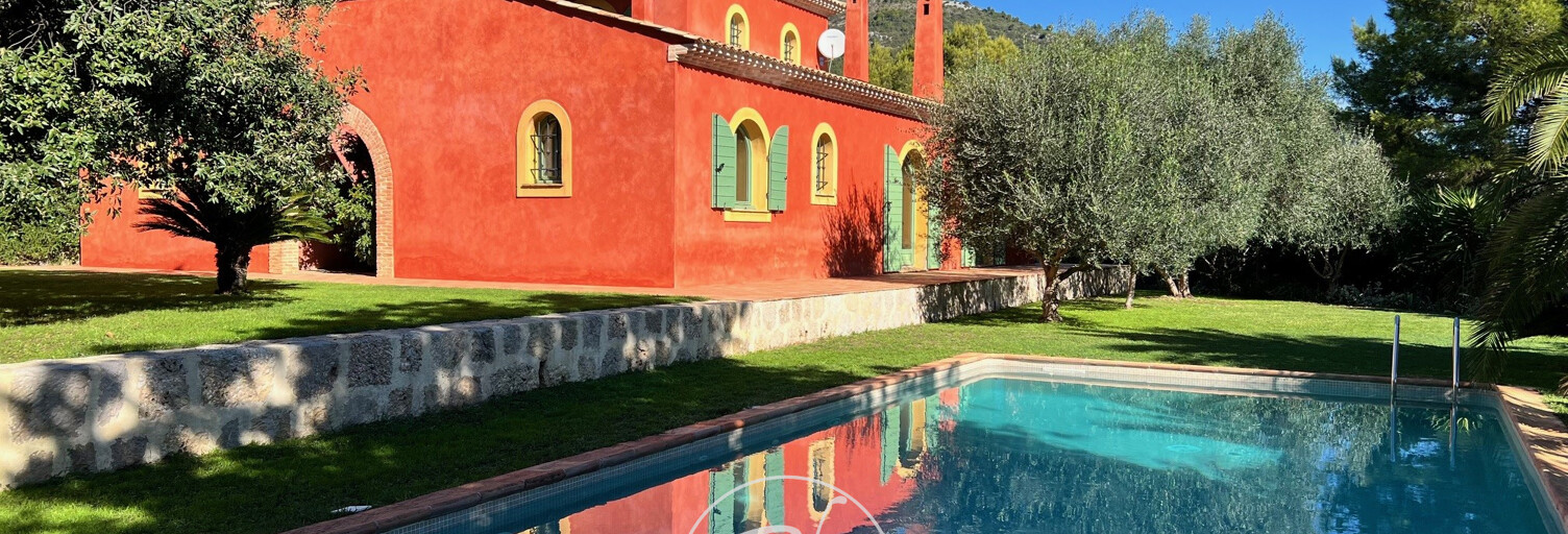 Maison 5 Pièces 157 m² à vendre à Carros (06510)