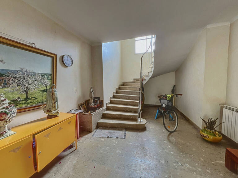 Villa Rognonas  183 M2 environ + garages + jardin — photo 1