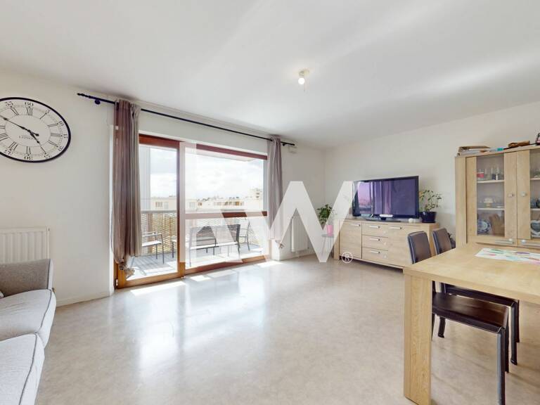 A VENDRE / APPARTEMENT AVEC TERRASSE ET GARAGE BOX -REIMS — photo 1