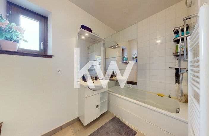 A VENDRE / APPARTEMENT AVEC TERRASSE ET GARAGE BOX -REIMS — photo 5