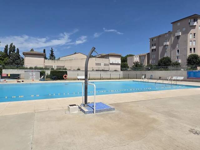 Appartement T3/4 dans une résidence avec piscine privée — photo du bien