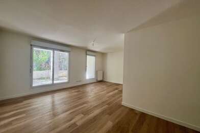Appartement 3 pièces 243600 €