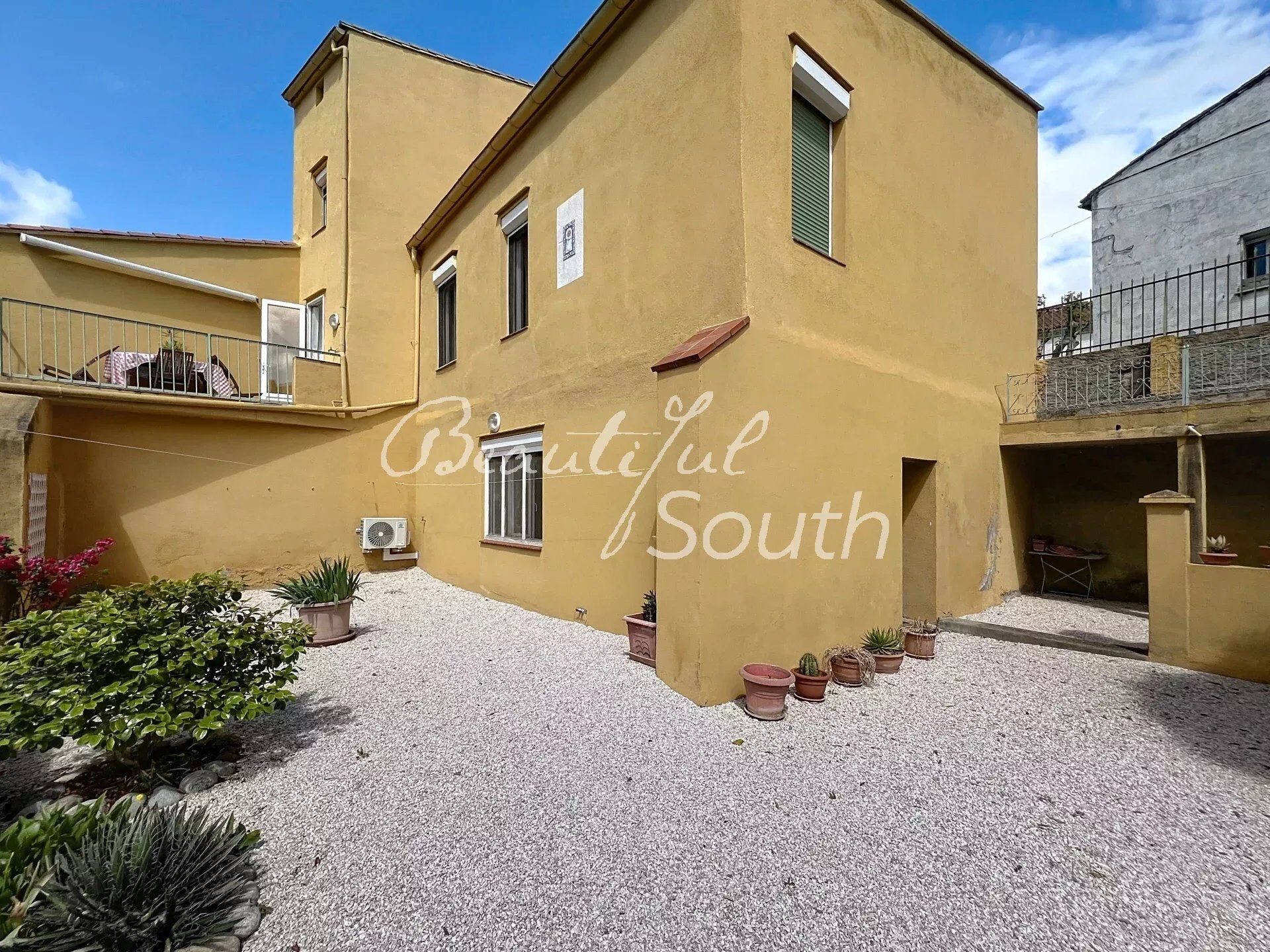 Maison de Village   T5 à vendre Maury 66460