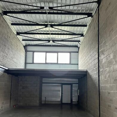 Commerce  372000 €