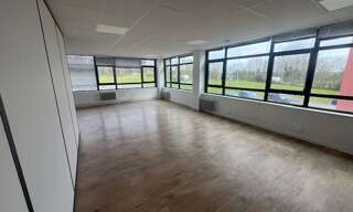 Bureau  317 m² à louer à Guipavas (29490)