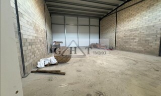 Local industriel  420 m² à louer à Vaux-le-Pénil (77000)