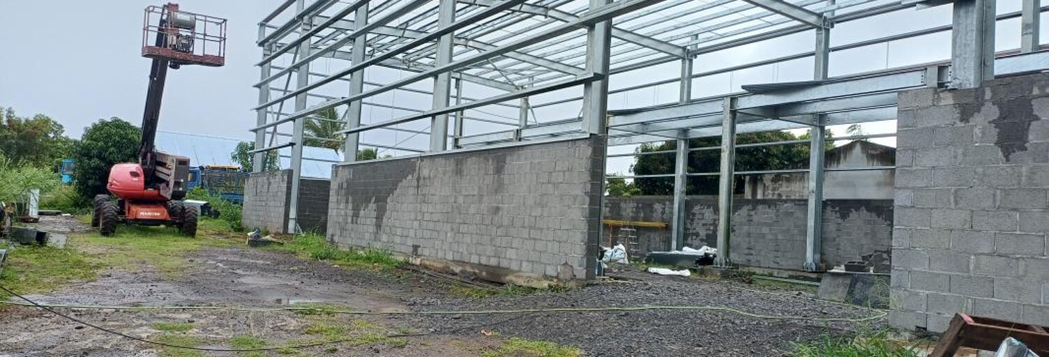 Local industriel  354 m² à louer à Sainte-Suzanne (97441)