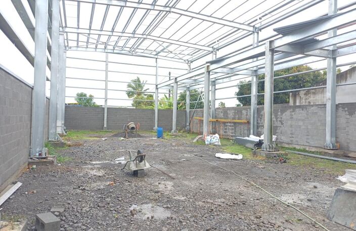 Deux locaux de 354 m² - Sainte-Suzanne — photo 3