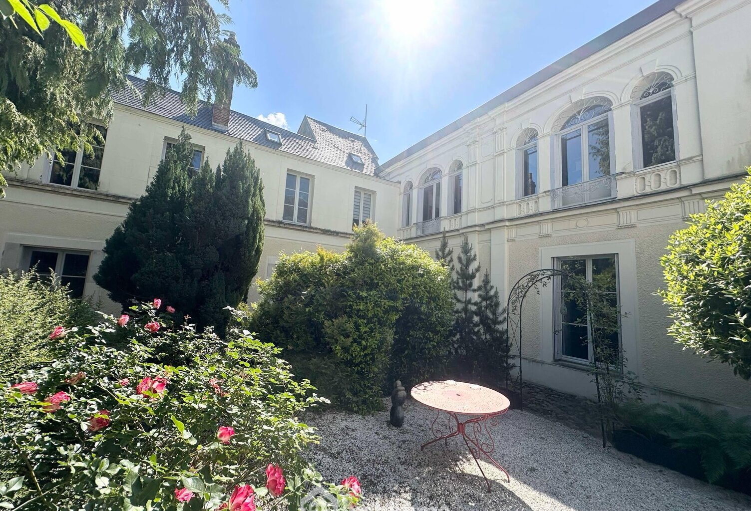 Maison de maître - 341m² - Laon — photo 1