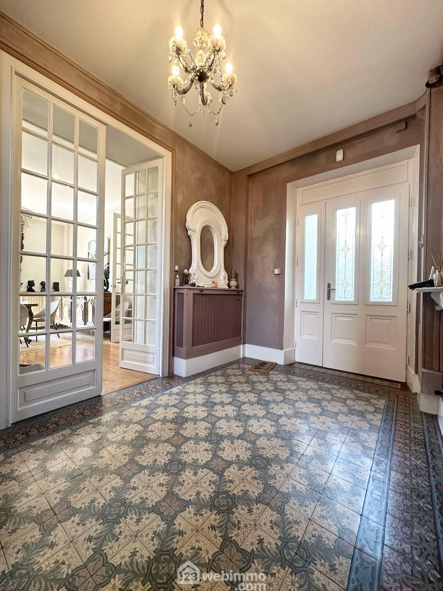 Maison de maître - 341m² - Laon