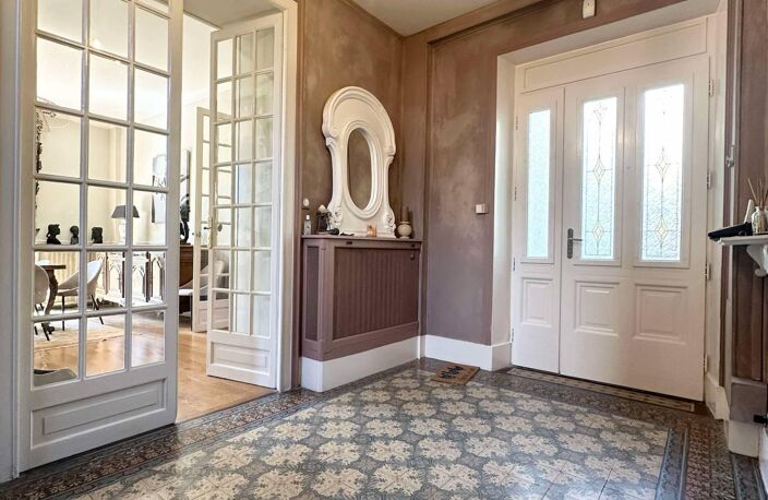 Maison de maître - 341m² - Laon — photo 2