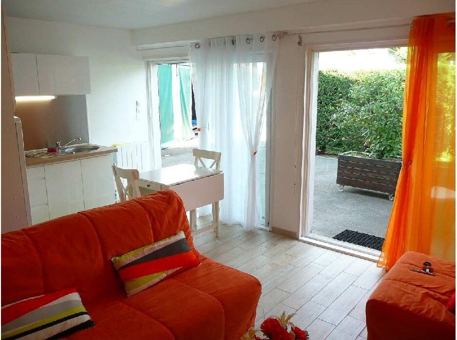 Location Studio 20 m² à Vénissieux 630 ¤ CC /mois