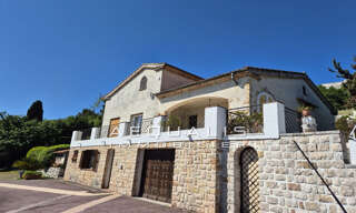 Maison 5 Pièces 158 m² à vendre à Saint-Jeannet (06640)