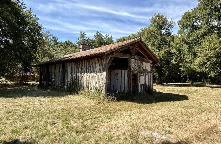 Bourriot-Bergonce - A renover - Batiment + dépendances - 800 — photo 2