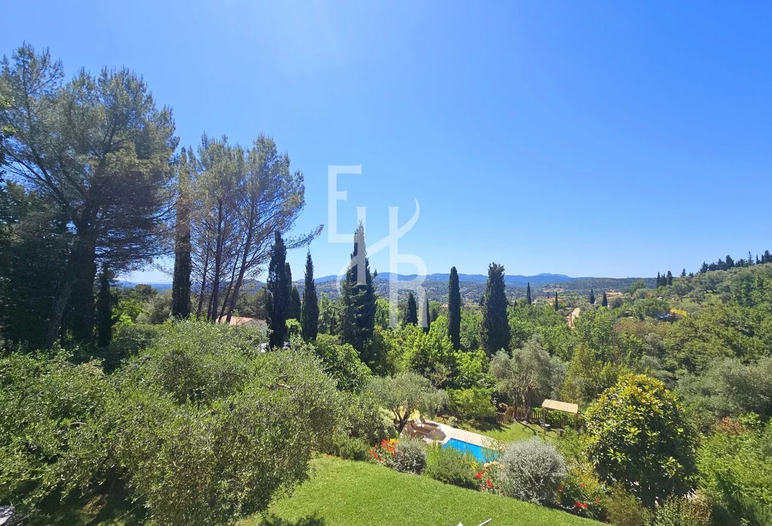 Vente villa vue panoramique au calme absolu, Spéracédes — photo 1