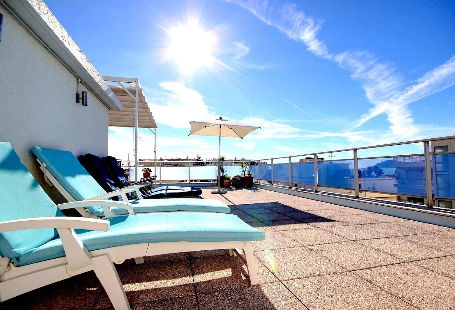 Cannes appartement au  dernier étage avec toit terrasse  dans le secteur du Palm Beach — photo 1