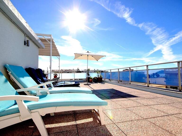 Cannes appartement au  dernier étage avec toit terrasse  dans le secteur du Palm Beach — photo 1