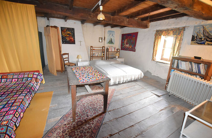 LONGERE SUR 4900M² DE TERRAIN — photo 3