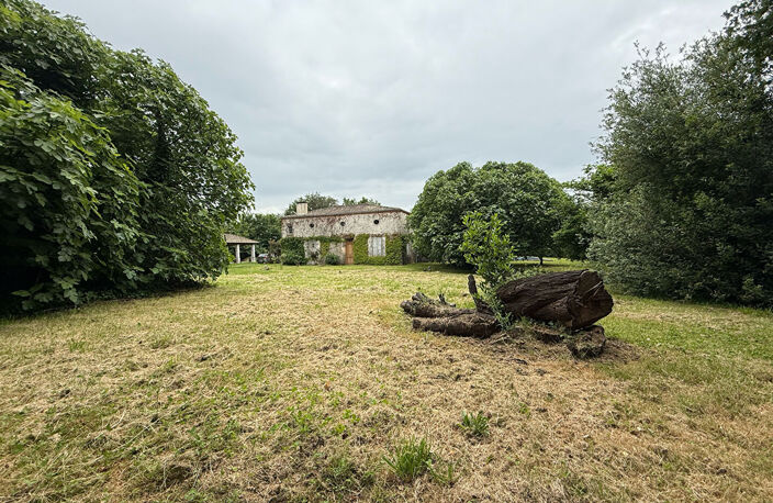 MAISON DE PAYS SUR PARC AVEC PISCINE — photo 2