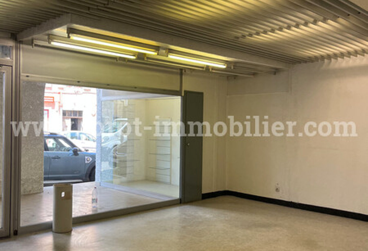 local commercial — photo 1