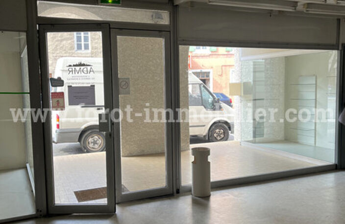 local commercial — photo 2