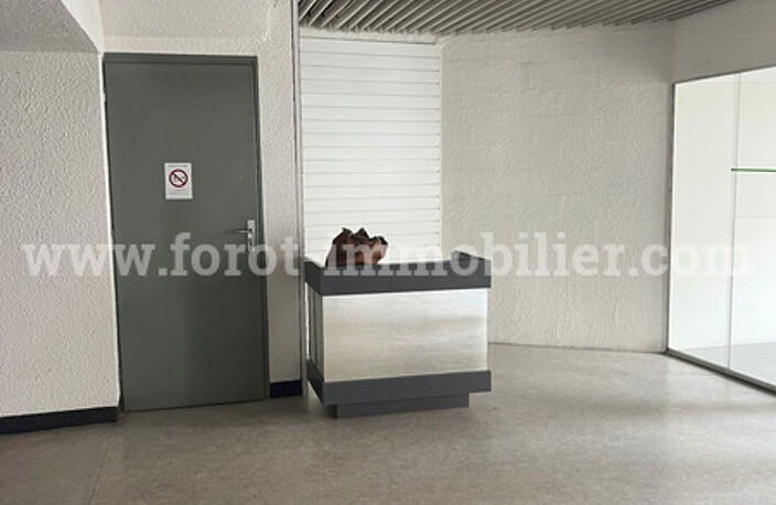 local commercial — photo 3