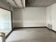 local commercial — photo 4