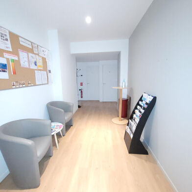 Bureau 5 pièces 234000 €