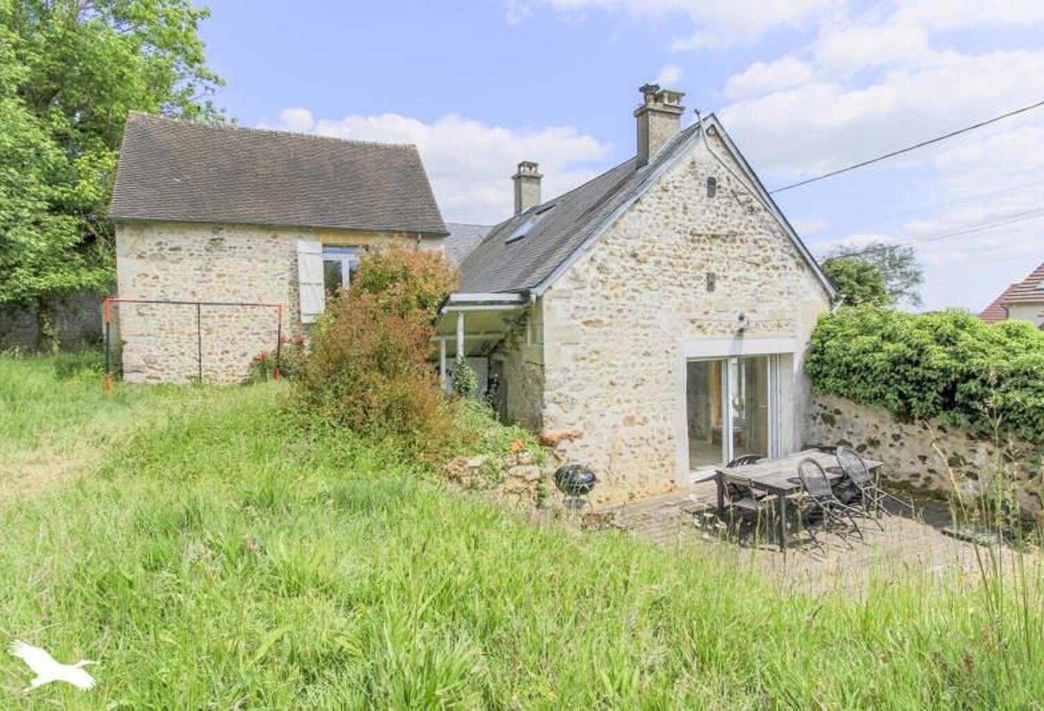 Maison en pierre de 6 pièces principales — photo 1