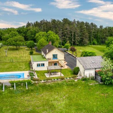 Maison 8 pièces 369600 €