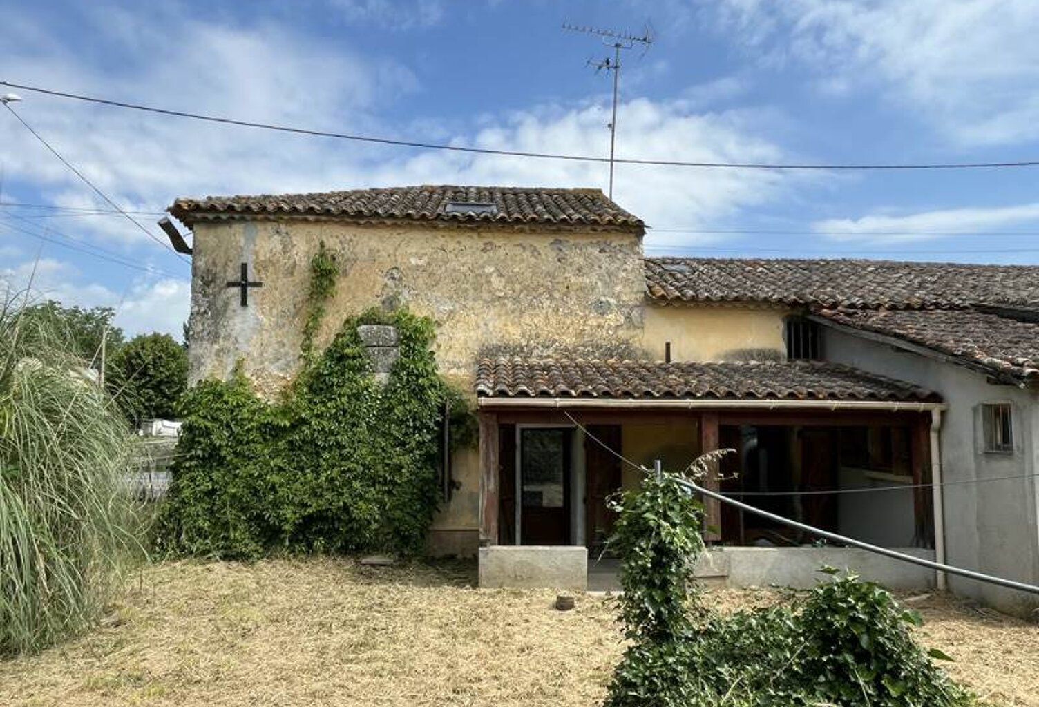 Maison en pierre de 3 pièces principales — photo 1