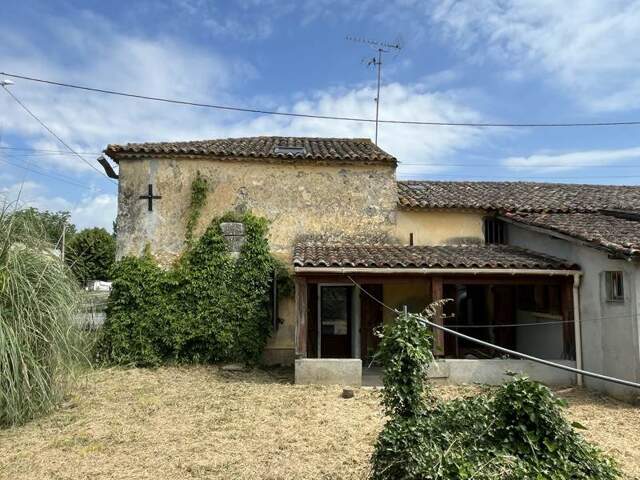 Maison en pierre de 3 pièces principales — photo du bien
