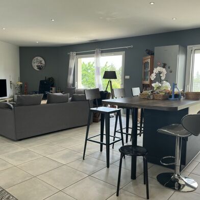Maison 5 pièces 270810 €