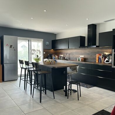 Maison 5 pièces 270810 €