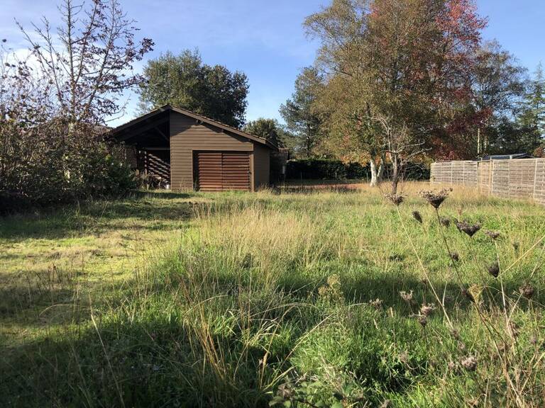 TERRAIN CONSTRUCTIBLE  676 m2 AVEC DEPENDANCE — photo 1