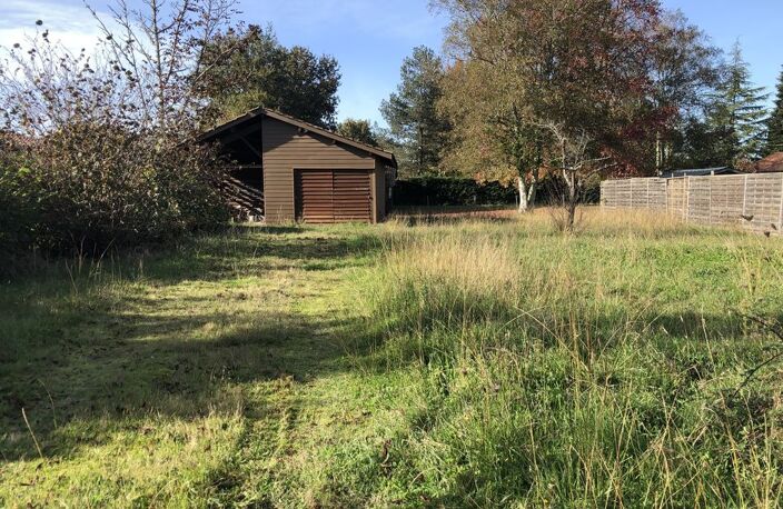 TERRAIN CONSTRUCTIBLE  676 m2 AVEC DEPENDANCE — photo 3