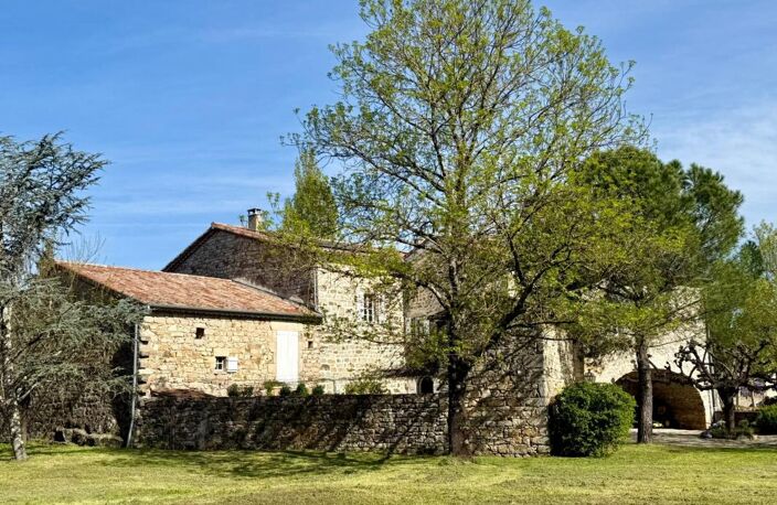 Mas ancien de caractére avec dépendance et terrain attenant — photo 4