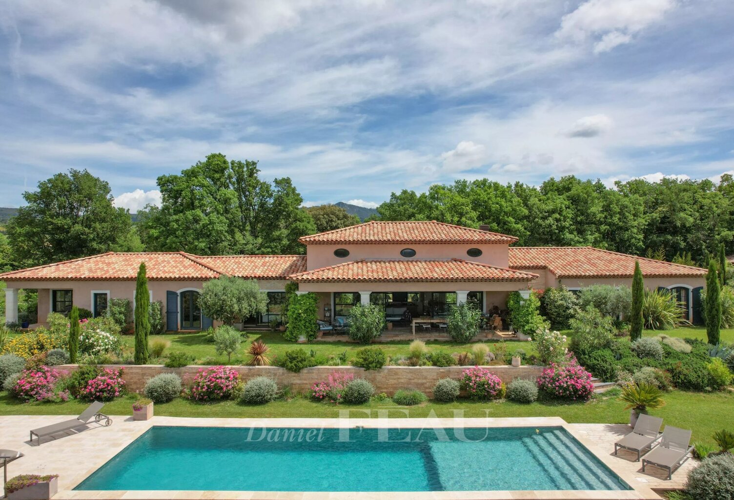 Aups - Maison contemporaine de plain-pied au calme absolu — photo 1