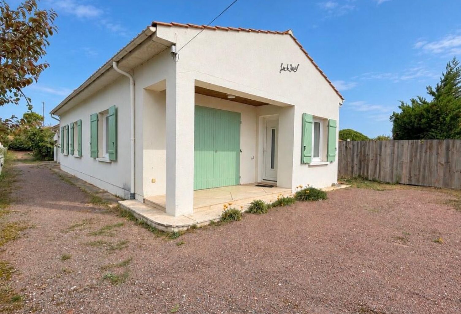 Maison À Vendre avec Piscine et dépendance — photo 1