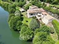 PROPRIETE BORDEE PAR LA RIVIERE — photo 3
