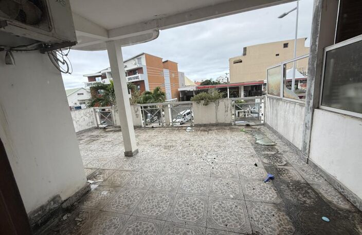 À Saint-Denis, appartement F3 de 63 m2 avec Grande terrasse — photo 5