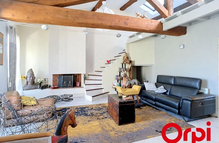 Appartement de 111m² avec poutres apparentes, dernier étage - Avignon Intra Muros — photo 2