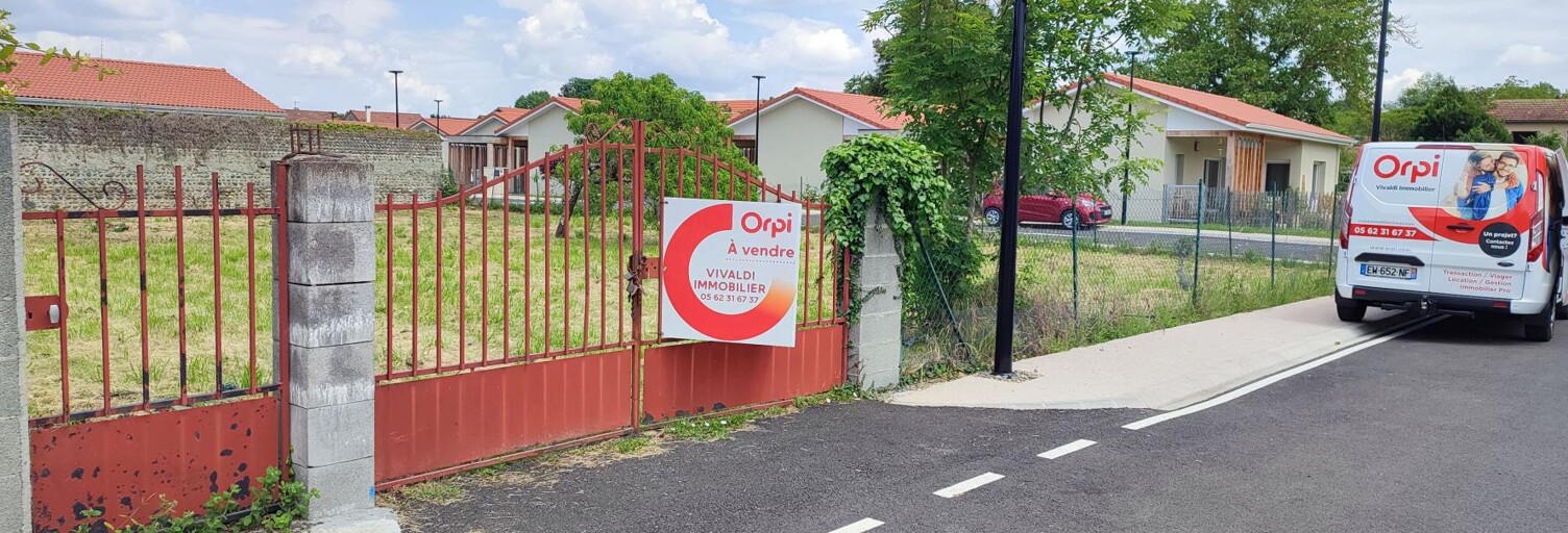 Terrain  704 m² à vendre à Vic-en-Bigorre (65500)