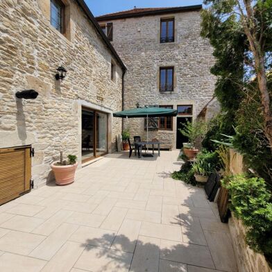 Maison 10 pièces 300000 €