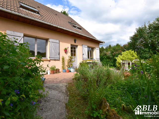78690 LES ESSARTS LE ROI  Charmante maison de 6 pièces sur u — photo du bien