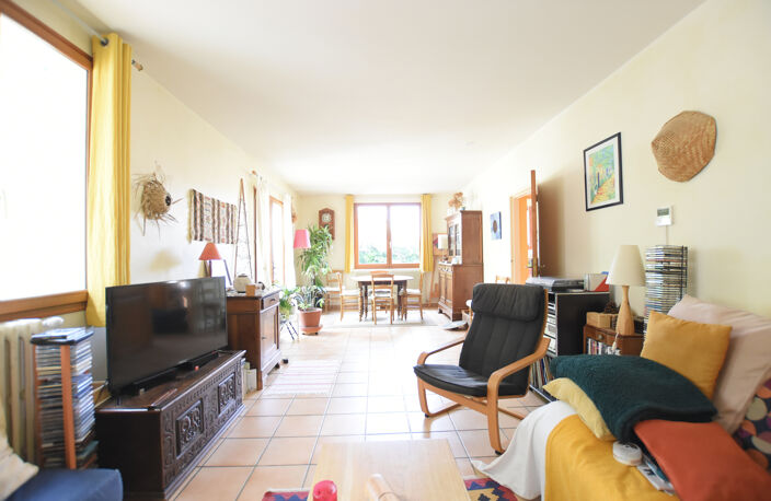 78690 LES ESSARTS LE ROI  Charmante maison de 6 pièces sur u — photo 4
