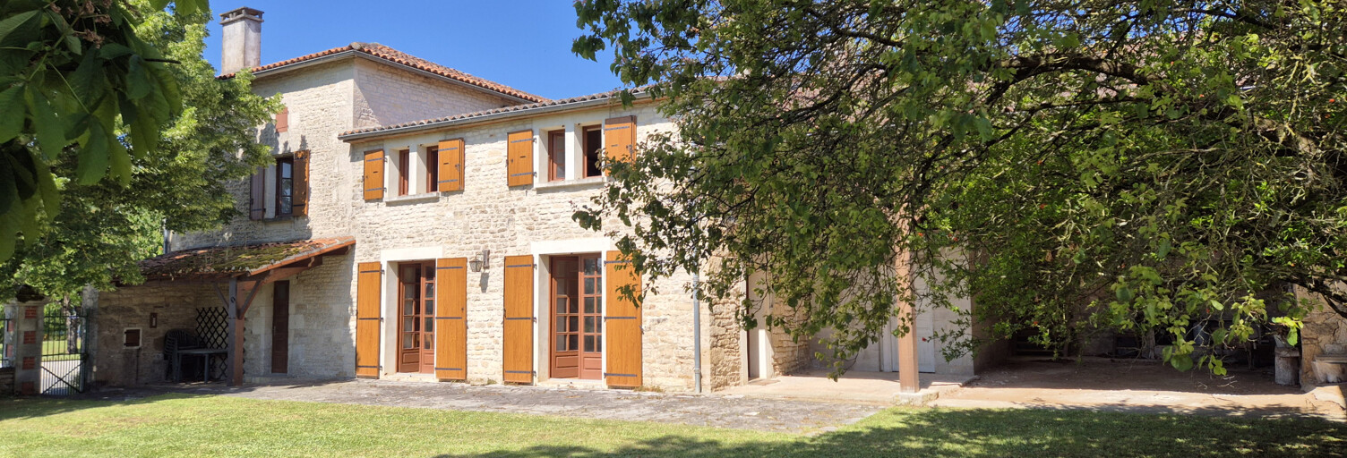 Maison 8 Pièces 197 m² à vendre à Courcôme (16240)